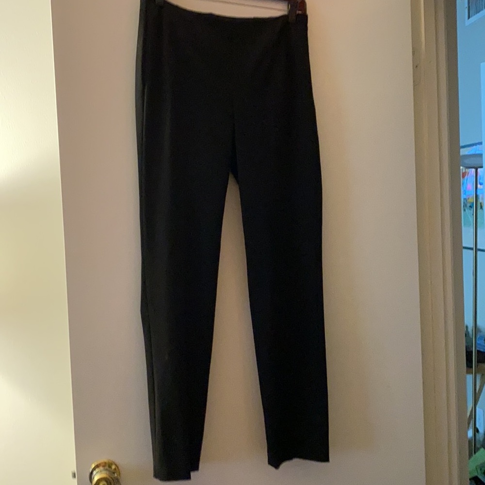 Dress pants in size 2. They have a side zip.